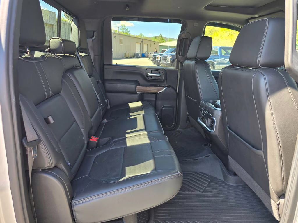 2021 Silver Ice Metallic Chevrolet Silverado 2500HD High Country 4X4 Truck