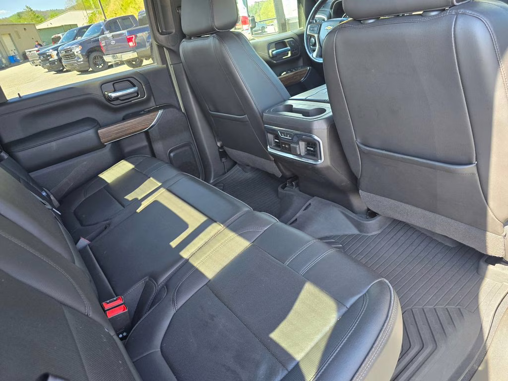 2021 Silver Ice Metallic Chevrolet Silverado 2500HD High Country 4X4 Truck