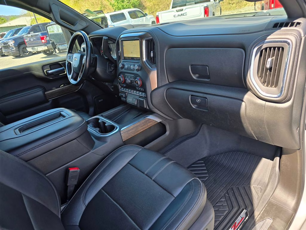 2021 Silver Ice Metallic Chevrolet Silverado 2500HD High Country 4X4 Truck