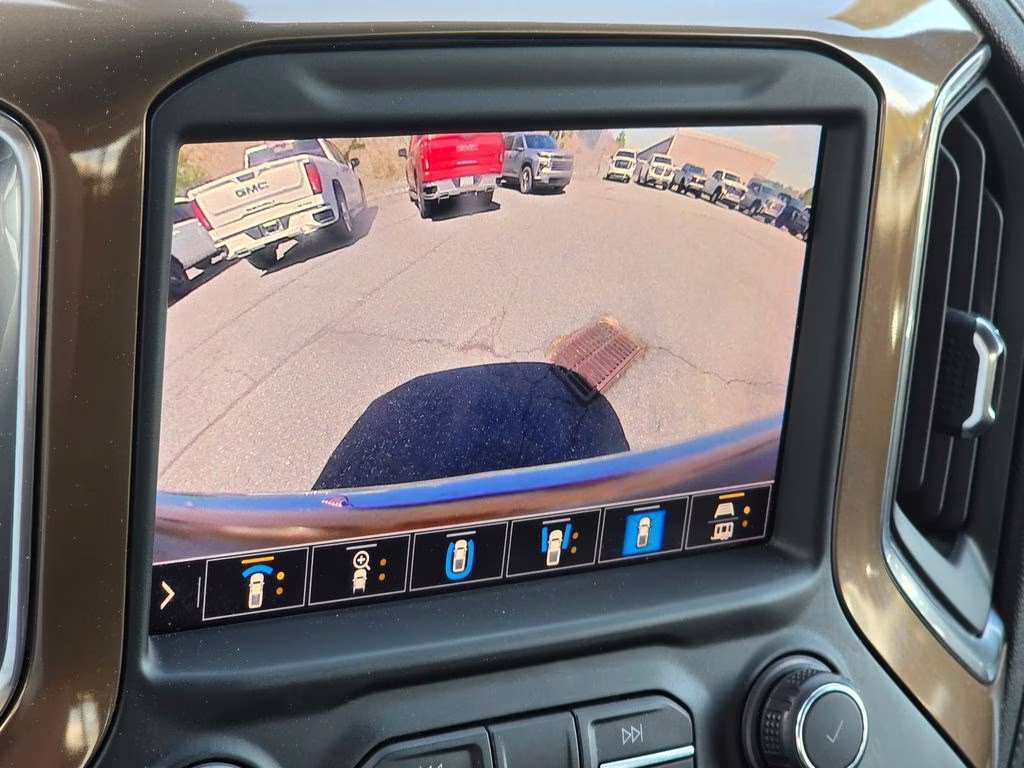 2021 Silver Ice Metallic Chevrolet Silverado 2500HD High Country 4X4 Truck