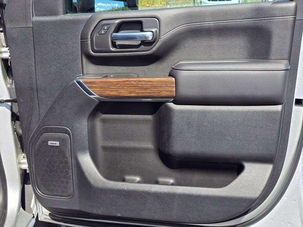 2021 Silver Ice Metallic Chevrolet Silverado 2500HD High Country 4X4 Truck