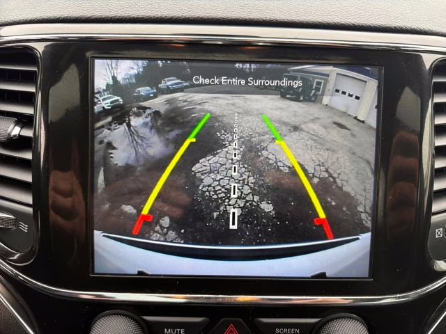 2022 Bright White Clearcoat Jeep Grand Cherokee WK Limited 4X4 SUV