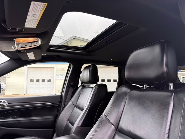 2022 Bright White Clearcoat Jeep Grand Cherokee WK Limited 4X4 SUV