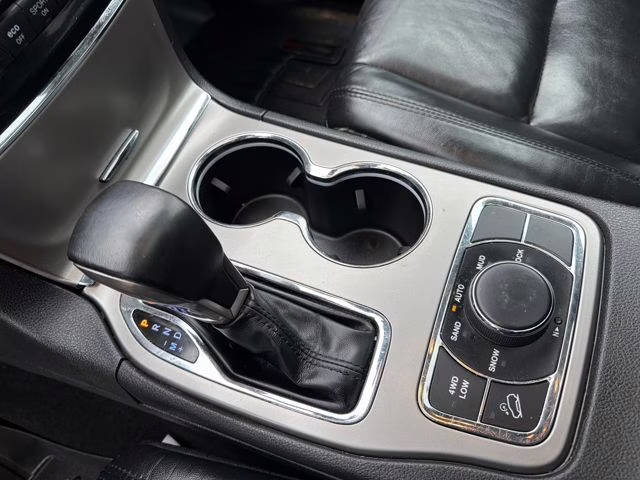 2022 Bright White Clearcoat Jeep Grand Cherokee WK Limited 4X4 SUV