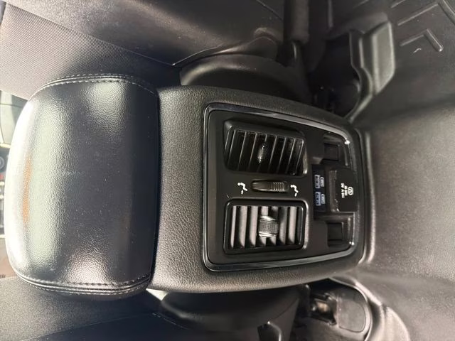 2022 Bright White Clearcoat Jeep Grand Cherokee WK Limited 4X4 SUV