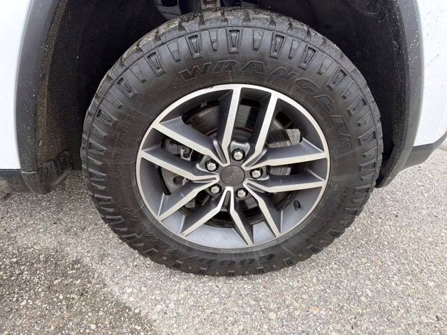 2022 Bright White Clearcoat Jeep Grand Cherokee WK Limited 4X4 SUV