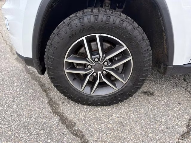 2022 Bright White Clearcoat Jeep Grand Cherokee WK Limited 4X4 SUV