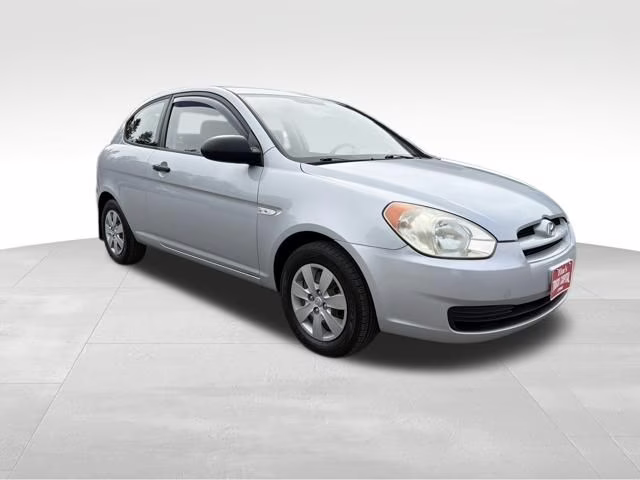 2009 Platinum Silver Metallic + Pearl Hyundai Accent GS FWD Hatchback