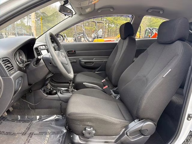 2009 Platinum Silver Metallic + Pearl Hyundai Accent GS FWD Hatchback