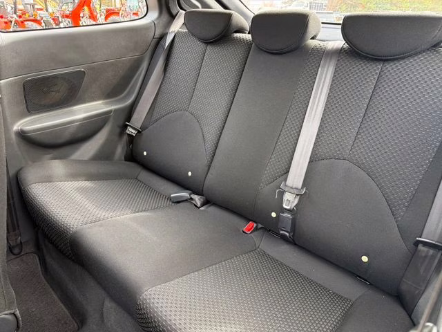 2009 Platinum Silver Metallic + Pearl Hyundai Accent GS FWD Hatchback