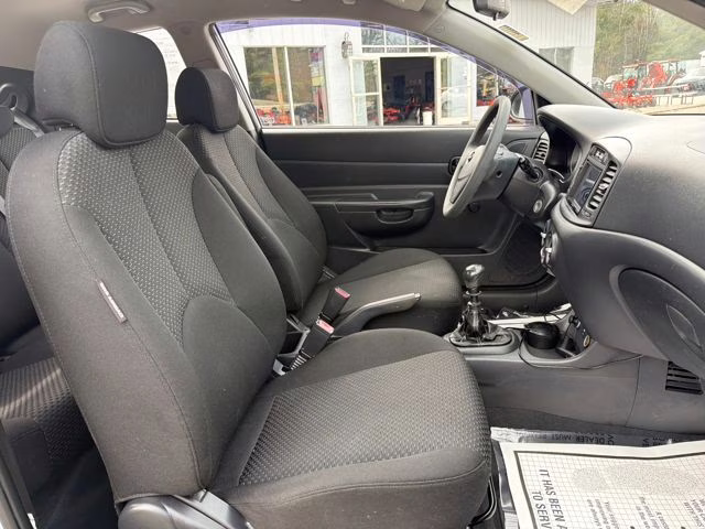 2009 Platinum Silver Metallic + Pearl Hyundai Accent GS FWD Hatchback