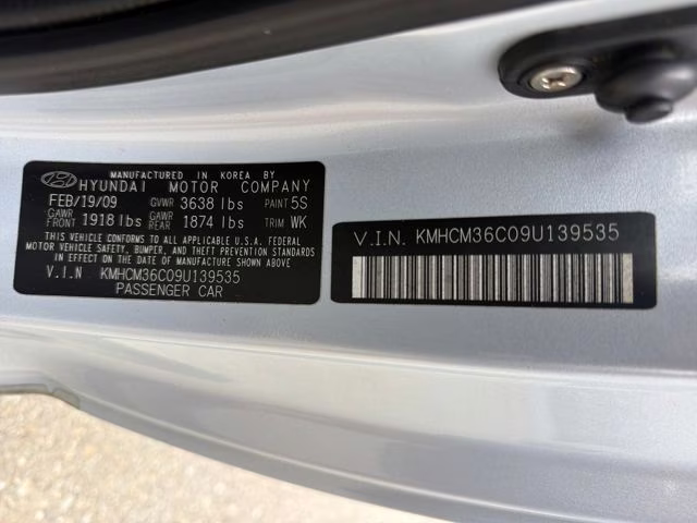 2009 Platinum Silver Metallic + Pearl Hyundai Accent GS FWD Hatchback