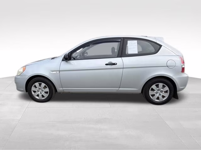 2009 Platinum Silver Metallic + Pearl Hyundai Accent GS FWD Hatchback