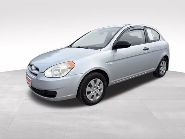 2009 Platinum Silver Metallic + Pearl Hyundai Accent GS FWD Hatchback