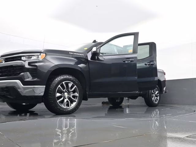 2024 Dark Ash Metallic Chevrolet Silverado 1500 LT 4X4 Truck