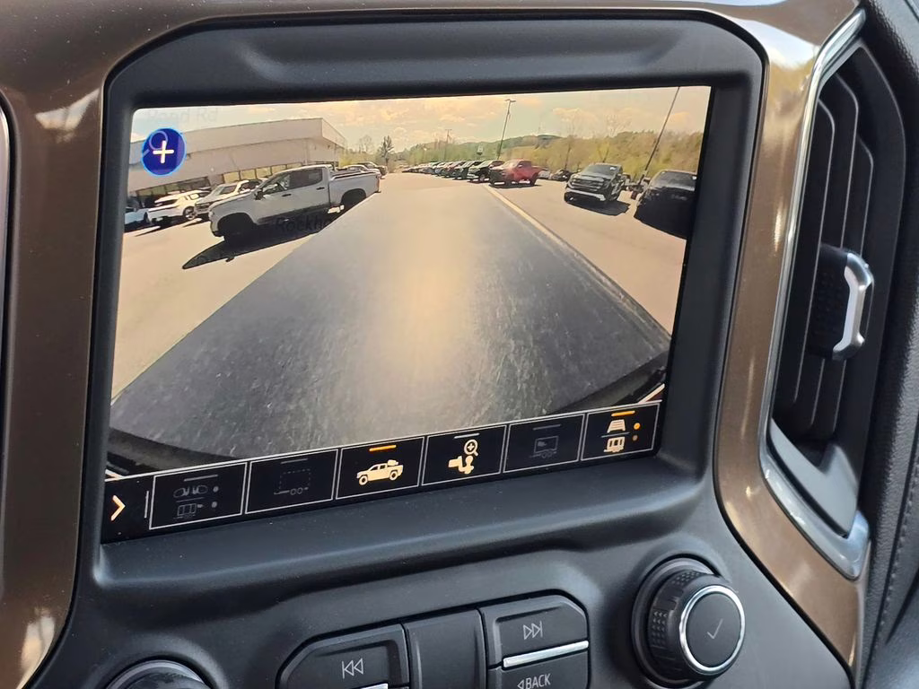 2021 Silver Ice Metallic Chevrolet Silverado 2500HD High Country 4X4 Truck