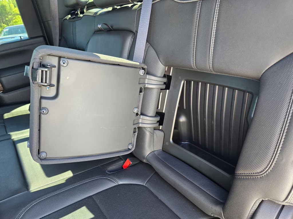 2021 Silver Ice Metallic Chevrolet Silverado 2500HD High Country 4X4 Truck