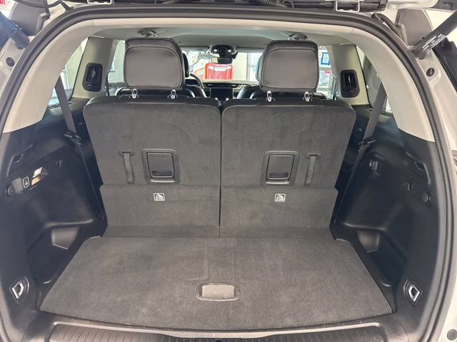 2023 Silver Zynith Jeep Grand Cherokee L Limited 4X4 SUV