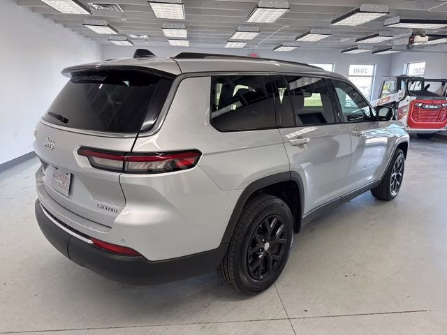 2023 Silver Zynith Jeep Grand Cherokee L Limited 4X4 SUV