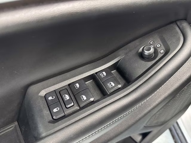 2023 Silver Zynith Jeep Grand Cherokee L Limited 4X4 SUV