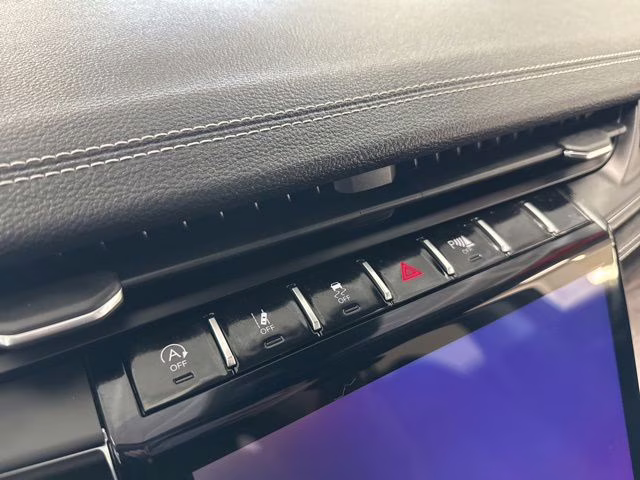 2023 Silver Zynith Jeep Grand Cherokee L Limited 4X4 SUV