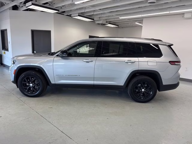 2023 Silver Zynith Jeep Grand Cherokee L Limited 4X4 SUV
