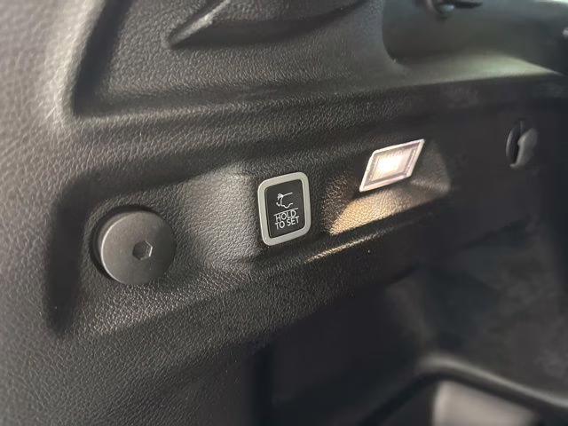 2023 Silver Zynith Jeep Grand Cherokee L Limited 4X4 SUV