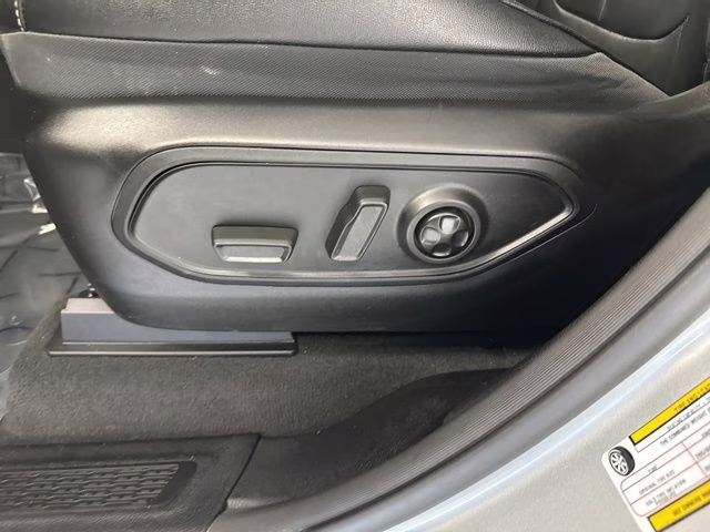 2023 Silver Zynith Jeep Grand Cherokee L Limited 4X4 SUV