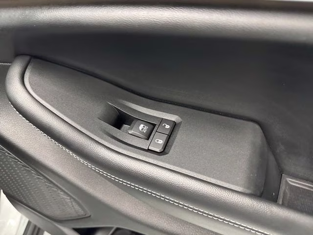 2023 Silver Zynith Jeep Grand Cherokee L Limited 4X4 SUV