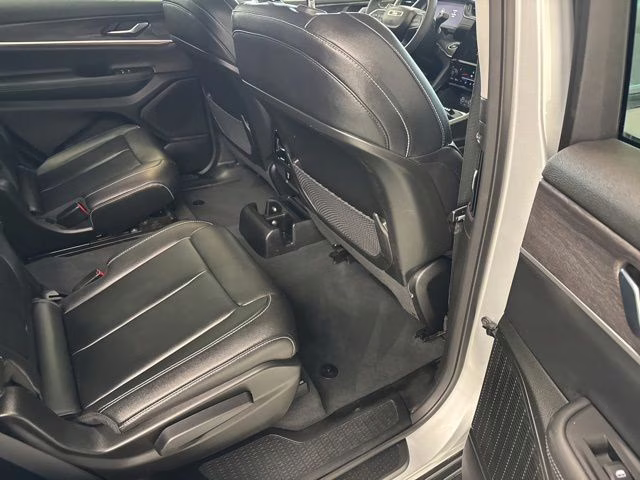 2023 Silver Zynith Jeep Grand Cherokee L Limited 4X4 SUV