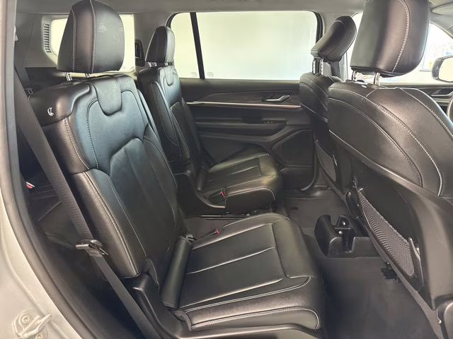 2023 Silver Zynith Jeep Grand Cherokee L Limited 4X4 SUV