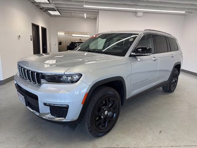 2023 Silver Zynith Jeep Grand Cherokee L Limited 4X4 SUV