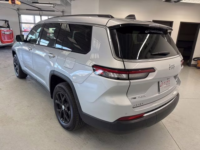 2023 Silver Zynith Jeep Grand Cherokee L Limited 4X4 SUV