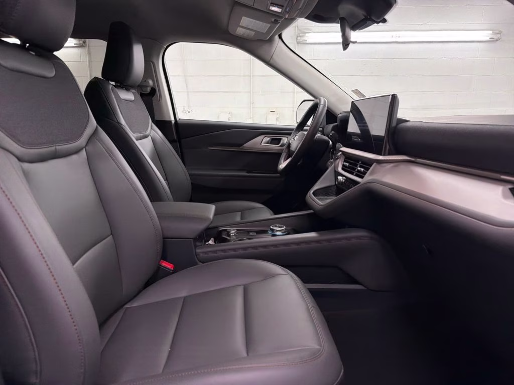 2026 STAR WHITE Ford Explorer Active RWD SUV
