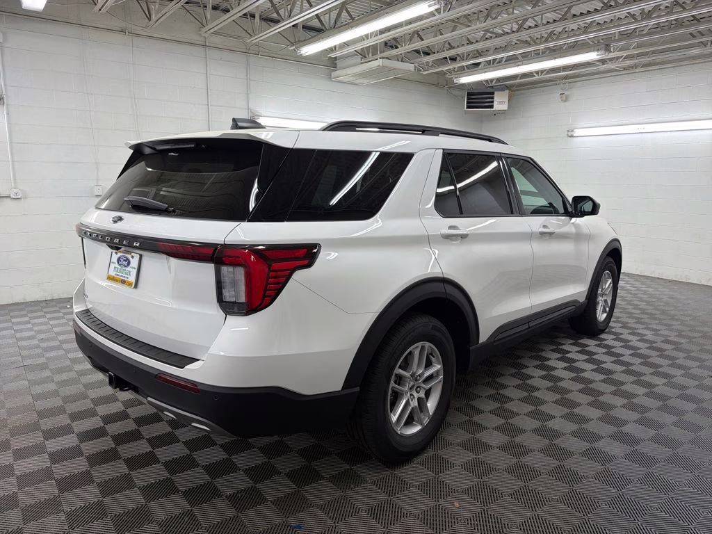 2026 STAR WHITE Ford Explorer Active RWD SUV