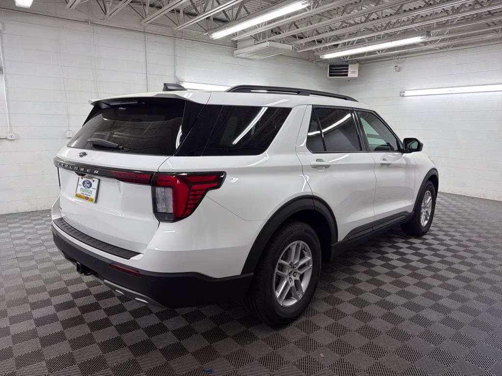 2026 STAR WHITE Ford Explorer Active RWD SUV