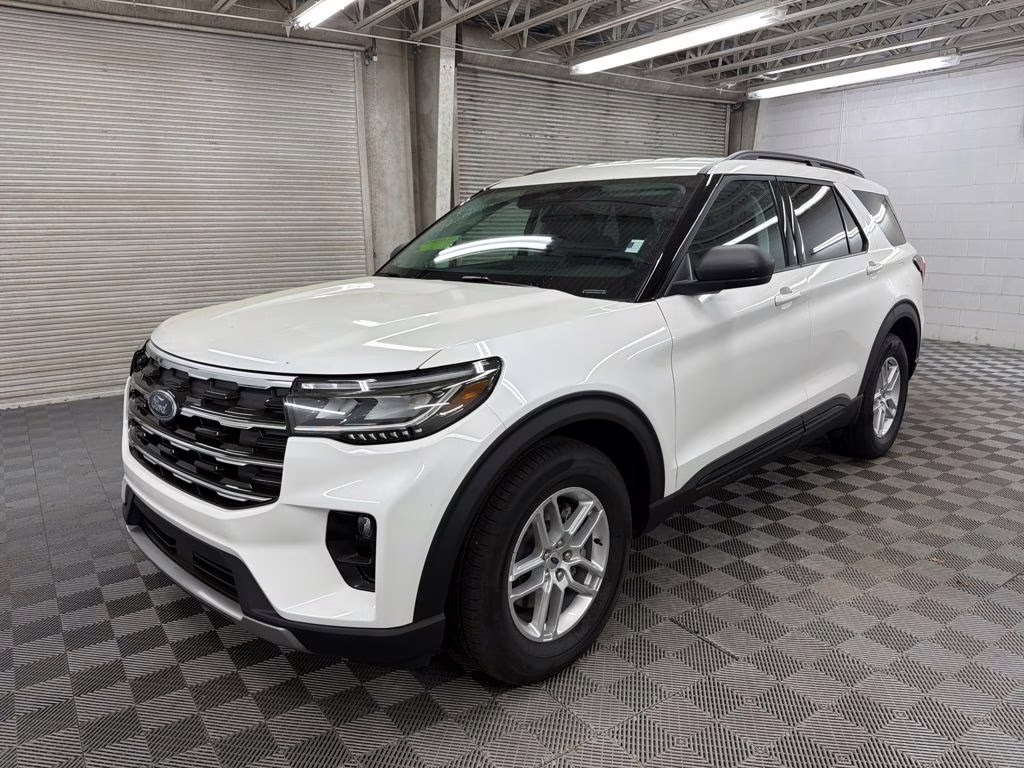 2026 STAR WHITE Ford Explorer Active RWD SUV