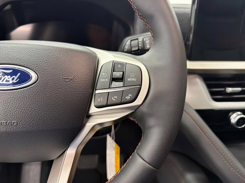 2026 STAR WHITE Ford Explorer Active RWD SUV