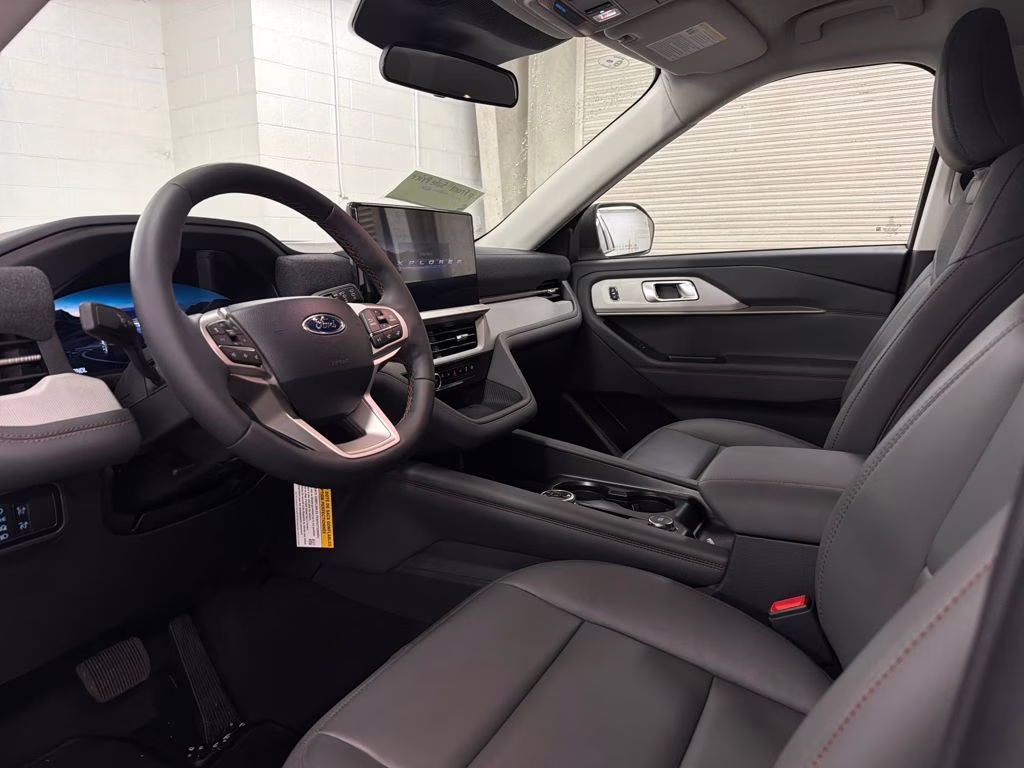 2026 STAR WHITE Ford Explorer Active RWD SUV