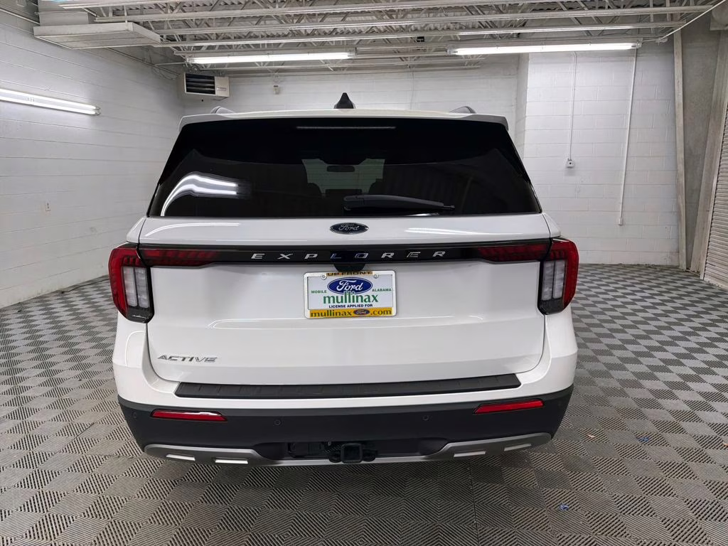 2026 STAR WHITE Ford Explorer Active RWD SUV