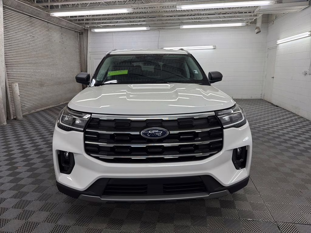 2026 STAR WHITE Ford Explorer Active RWD SUV