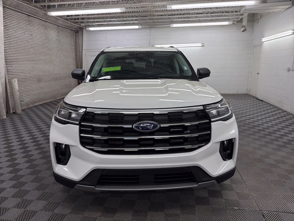 2026 STAR WHITE Ford Explorer Active RWD SUV