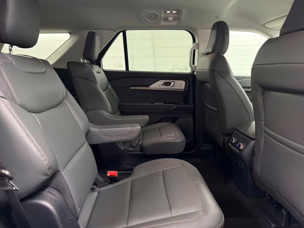 2026 STAR WHITE Ford Explorer Active RWD SUV