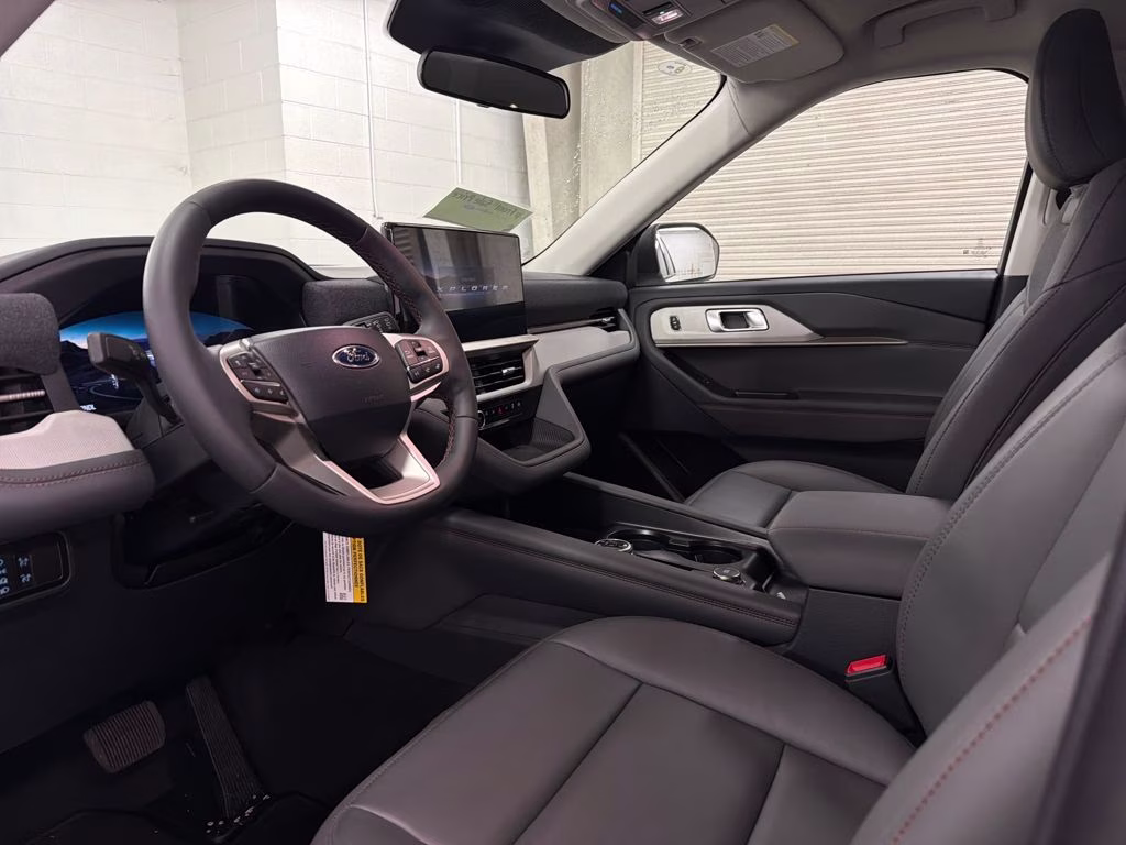 2026 STAR WHITE Ford Explorer Active RWD SUV