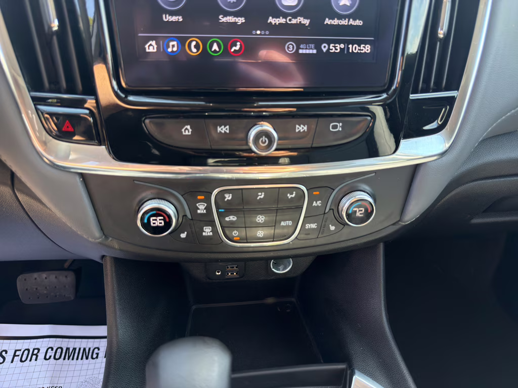 2021 Mosaic Black Metallic Chevrolet Traverse LT Leather FWD SUV