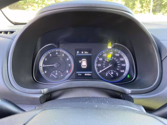 2021 Chalk White Hyundai Kona SE AWD SUV