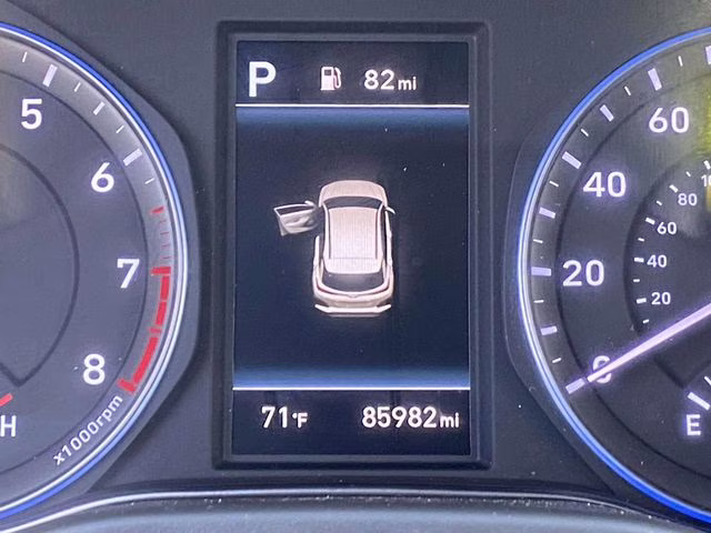 2021 Chalk White Hyundai Kona SE AWD SUV