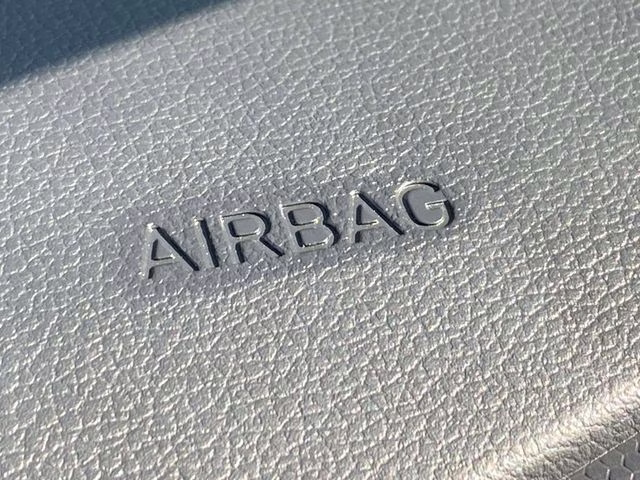 2021 Chalk White Hyundai Kona SE AWD SUV