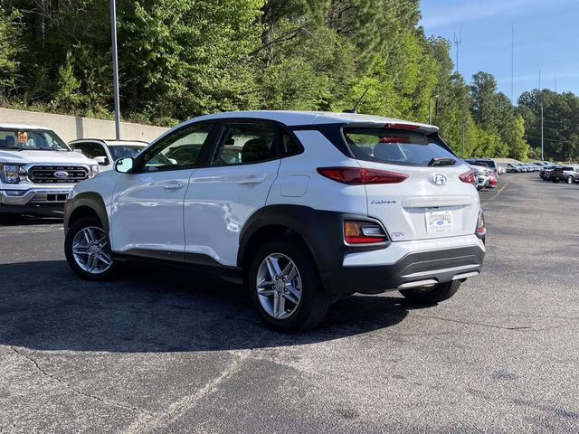 2021 Chalk White Hyundai Kona SE AWD SUV