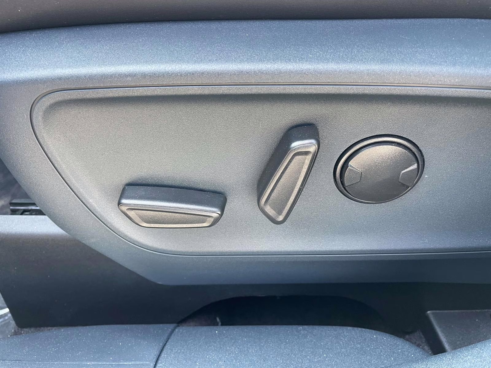 2025 Shadow Black Ford Maverick Lobo Standard AWD Truck